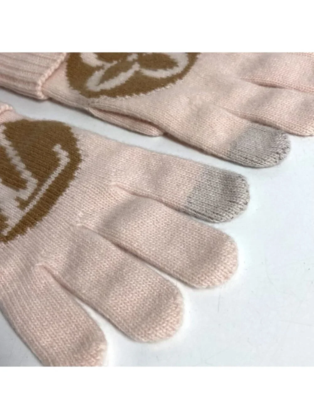 Louis Vuitton Gloves Maille LV Medallion Wool Camel Rose Beige